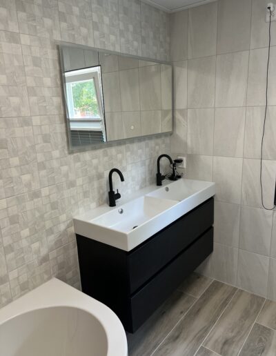 Foto wastafelmeubel na verbouwing