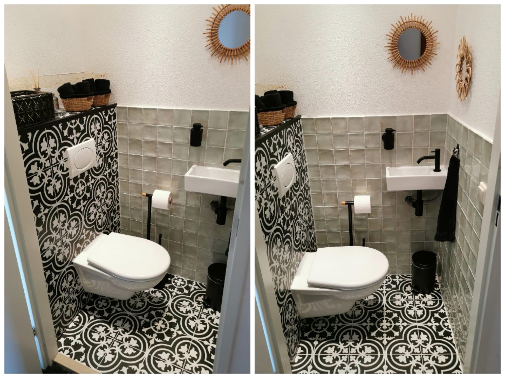 Foto van toilet na verbouwing, tegels met zwart witte print.